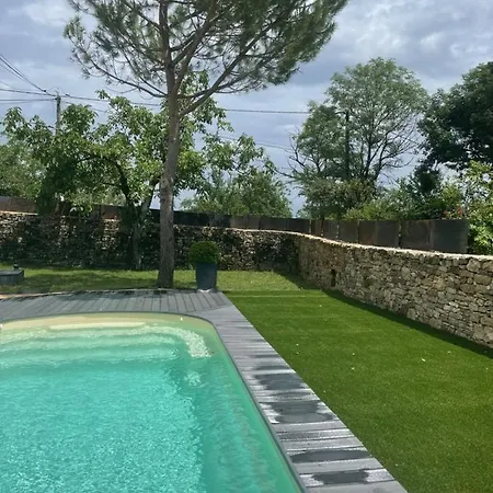 En Pierre Typique Βίλα